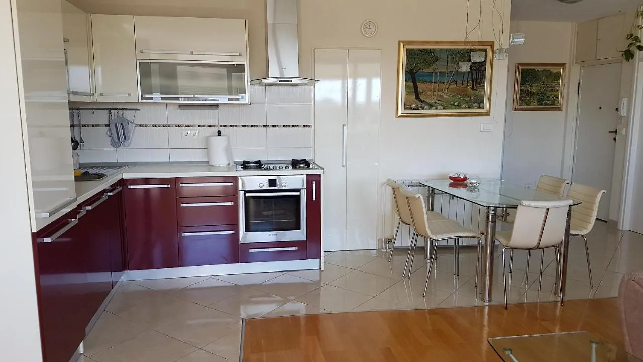Apartment Maja Split