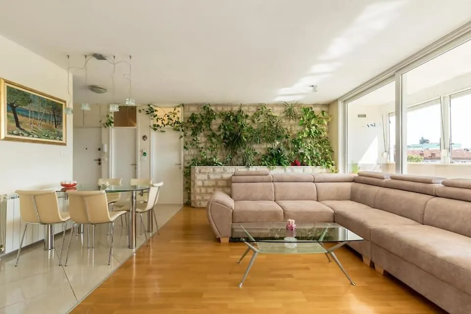 Apartment Maja Split