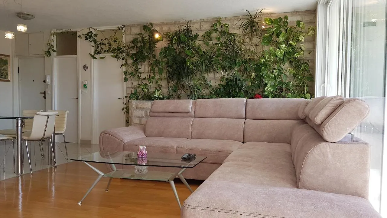 Apartment Maja Split